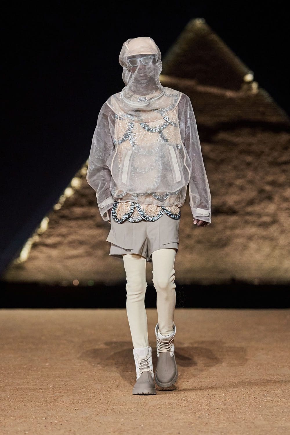 Dior Hombres Egipto Pirámides De Giza Pre Otoño 2023 Runway Magazine 28