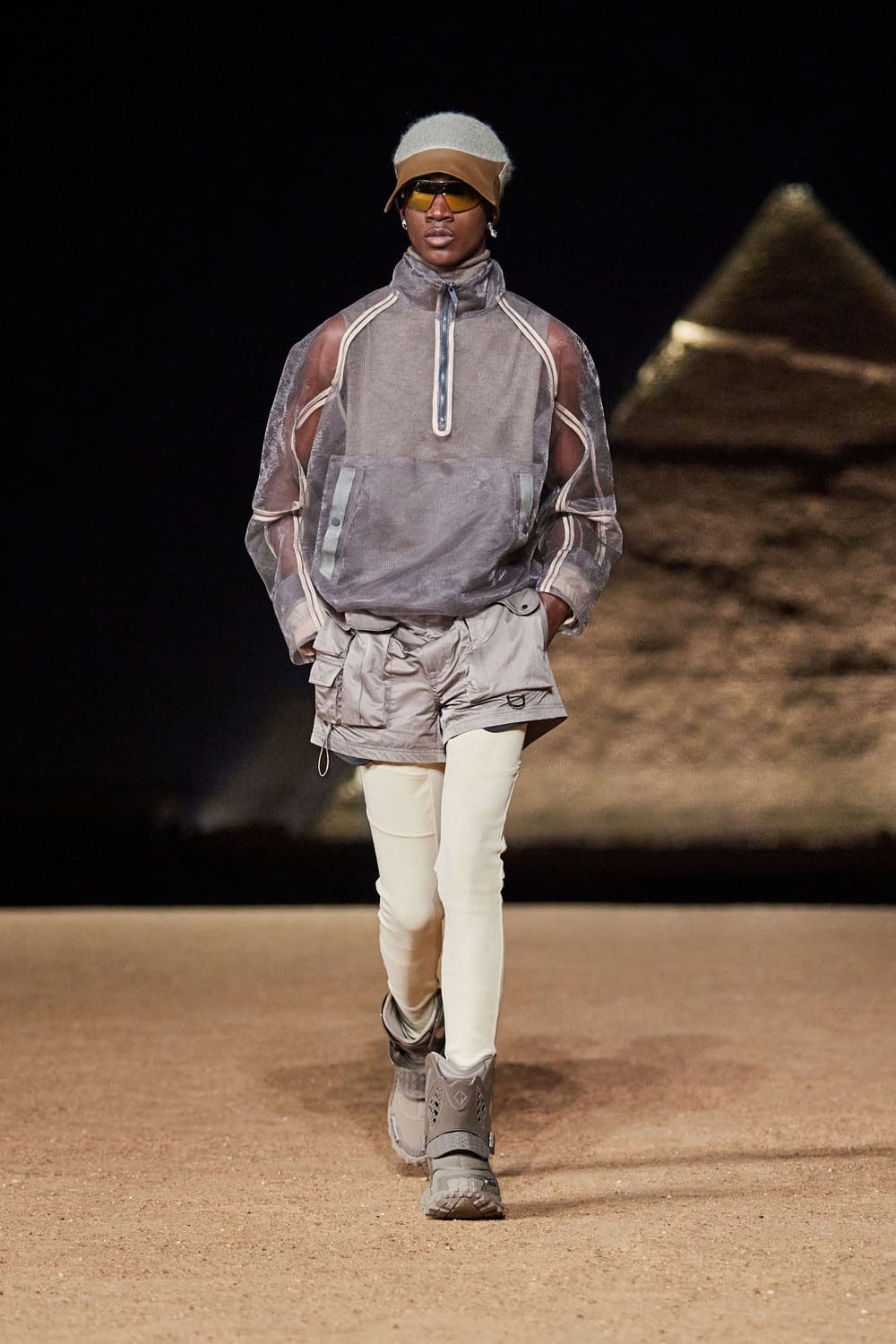 Dior Hombres Egipto Pirámides De Giza Pre Otoño 2023 Runway Magazine 35