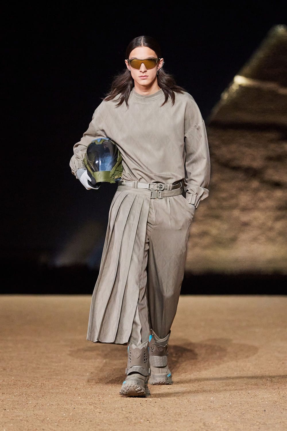 Dior Hombres Egipto Pirámides De Giza Pre Otoño 2023 Runway Magazine 36