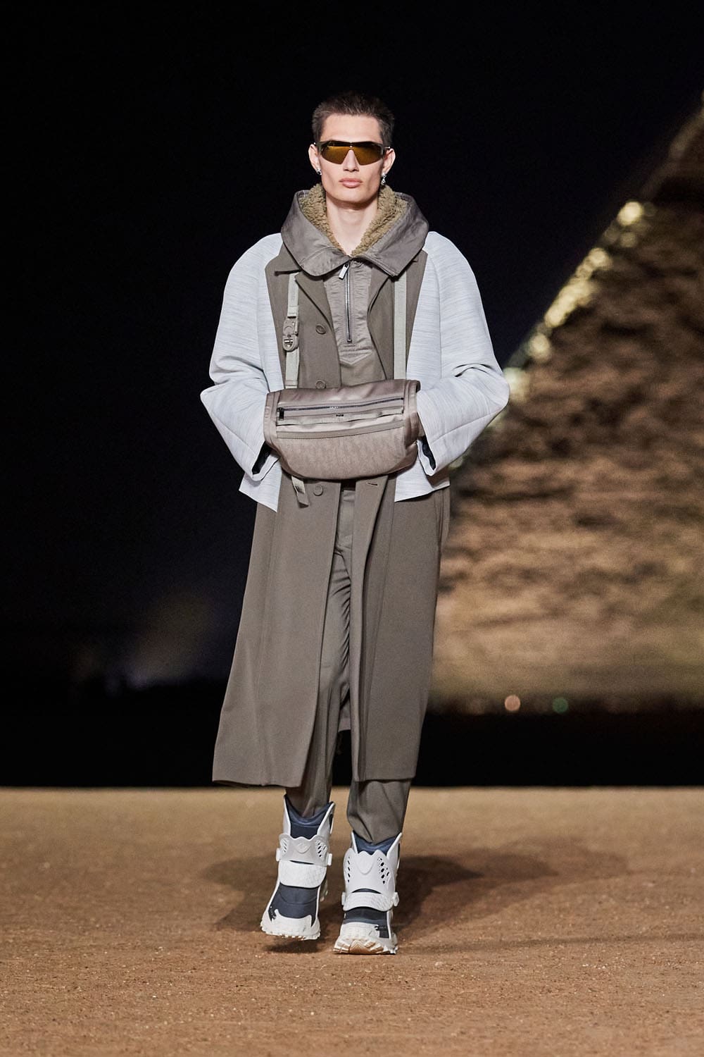 Dior Hombres Egipto Pirámides De Giza Pre Otoño 2023 Runway Magazine 38