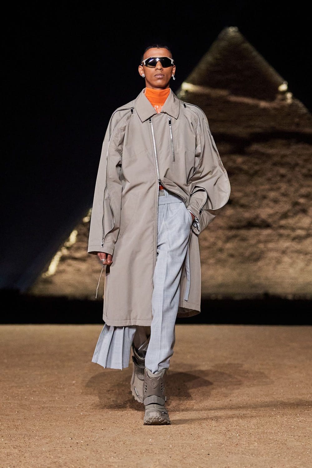 Dior Hombres Egipto Pirámides De Giza Pre Otoño 2023 Runway Magazine 46