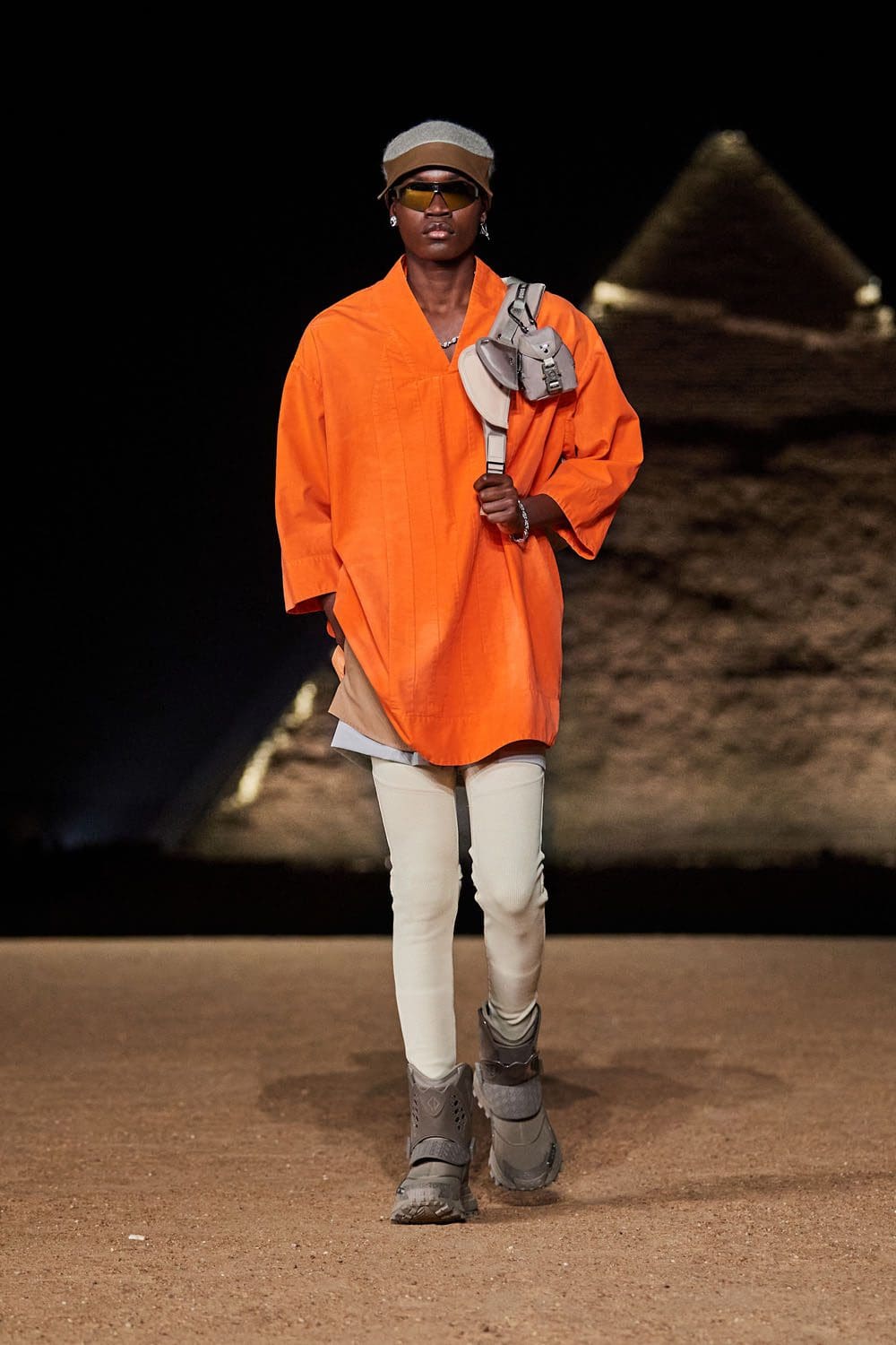 Dior Hombres Egipto Pirámides De Giza Pre Otoño 2023 Runway Magazine 52
