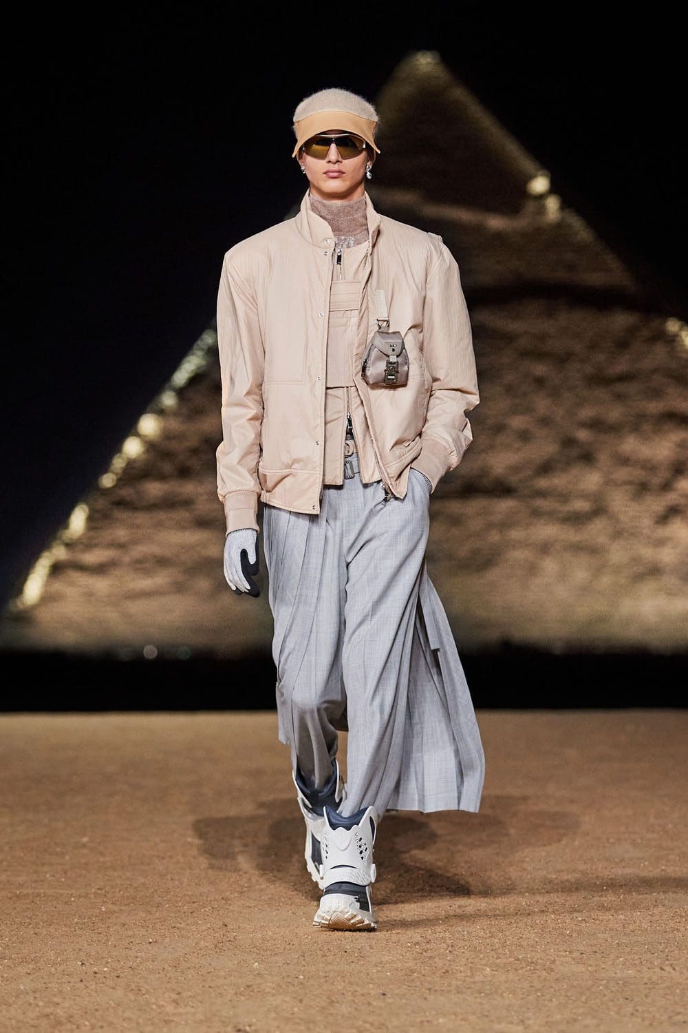 Dior Hombres Egipto Pirámides De Giza Pre Otoño 2023 Runway Magazine 55