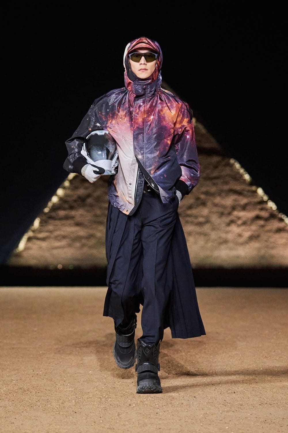 Dior Hombres Egipto Pirámides De Giza Pre Otoño 2023 Runway Magazine 72