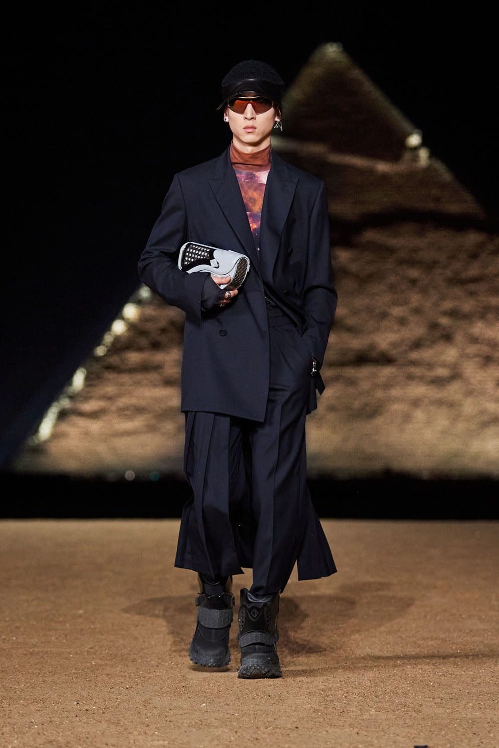 Dior Hombres Egipto Pirámides De Giza Pre Otoño 2023 Runway Magazine 73