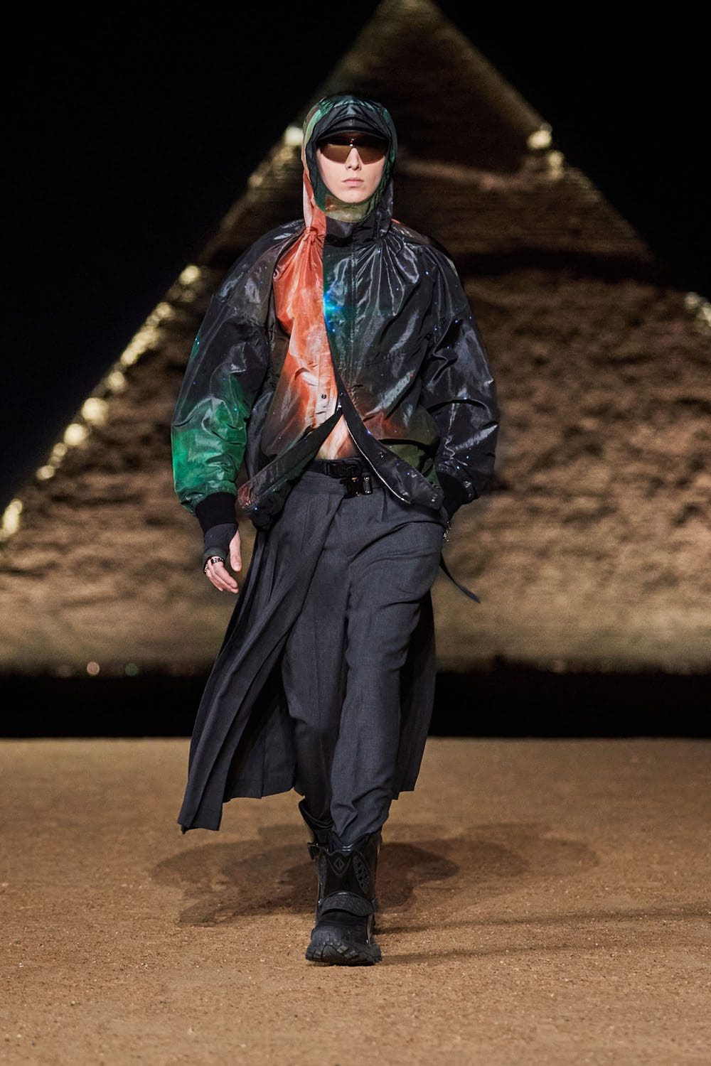 Dior Hombres Egipto Pirámides De Giza Pre Otoño 2023 Runway Magazine 74