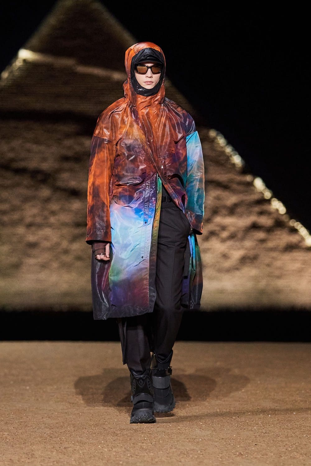 Dior Hombres Egipto Pirámides De Giza Pre Otoño 2023 Runway Magazine 75