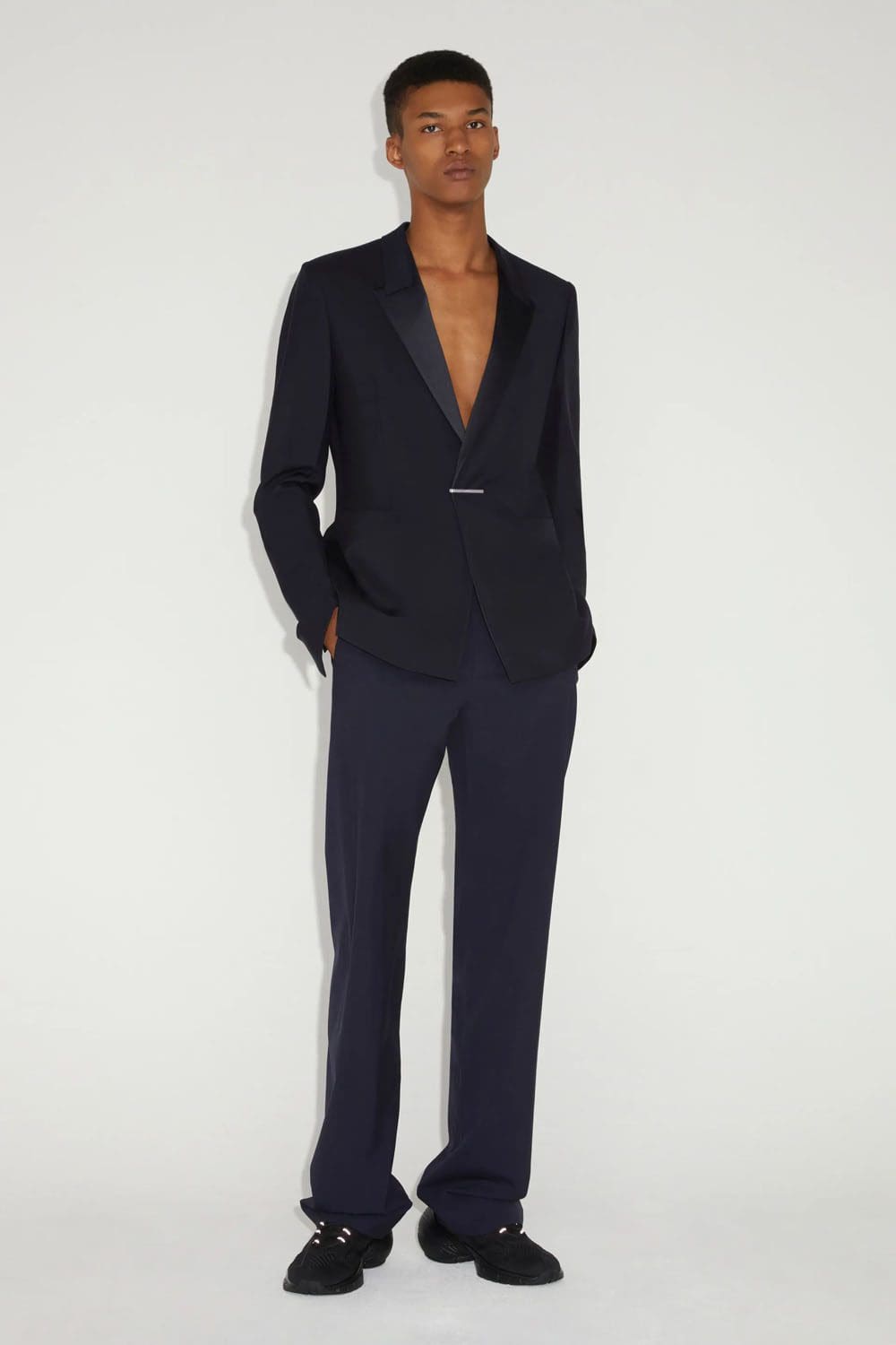 Givenchy Pre Fall 2023 Runway Magazine 15