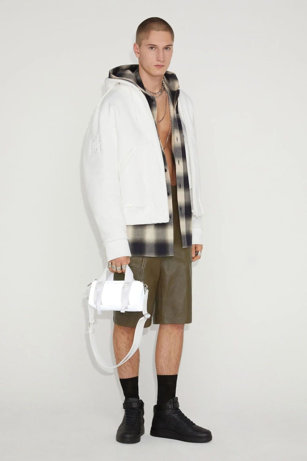 Givenchy Pre Fall 2023 Runway Magazine 31