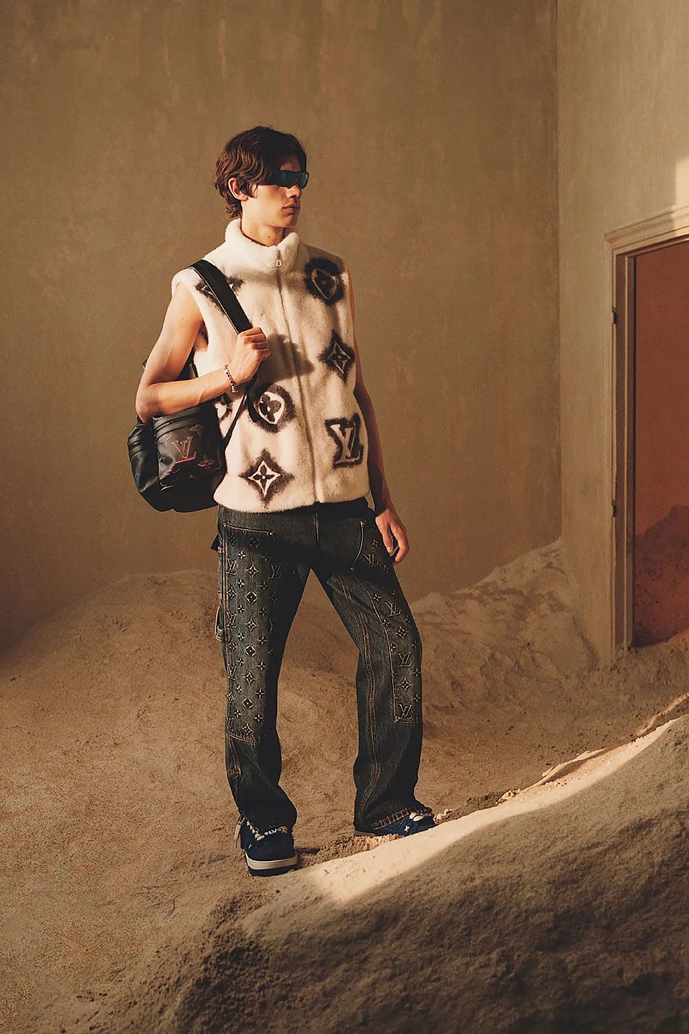 Louis Vuitton Pre Fall 2023 Men Runway Magazine 14