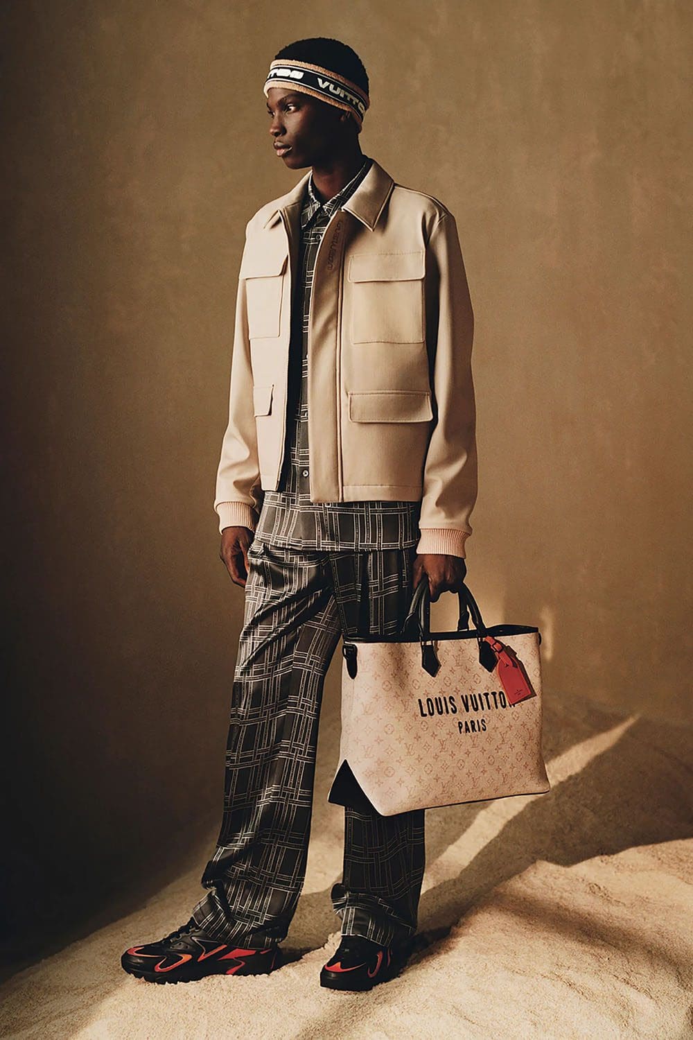 Louis Vuitton Pre Fall 2023 Men Runway Magazine 20