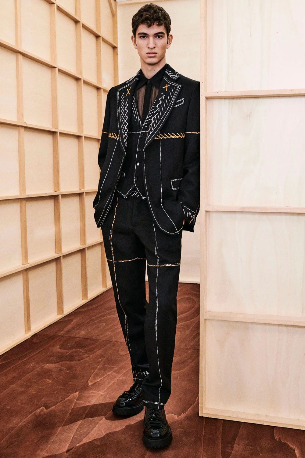 Moschino 早秋系列 2023 Runway 27杂志