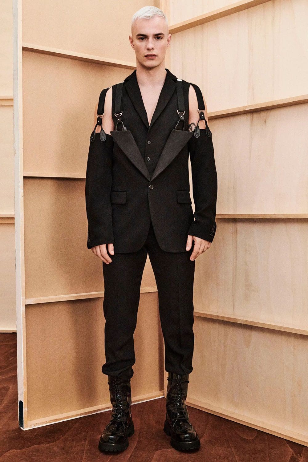 Moschino 早秋系列 2023 Runway 39杂志