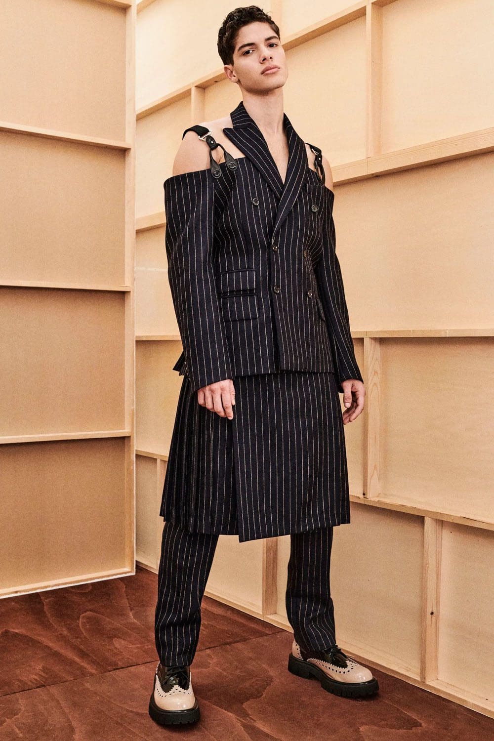 Moschino 早秋系列 2023 Runway 44杂志