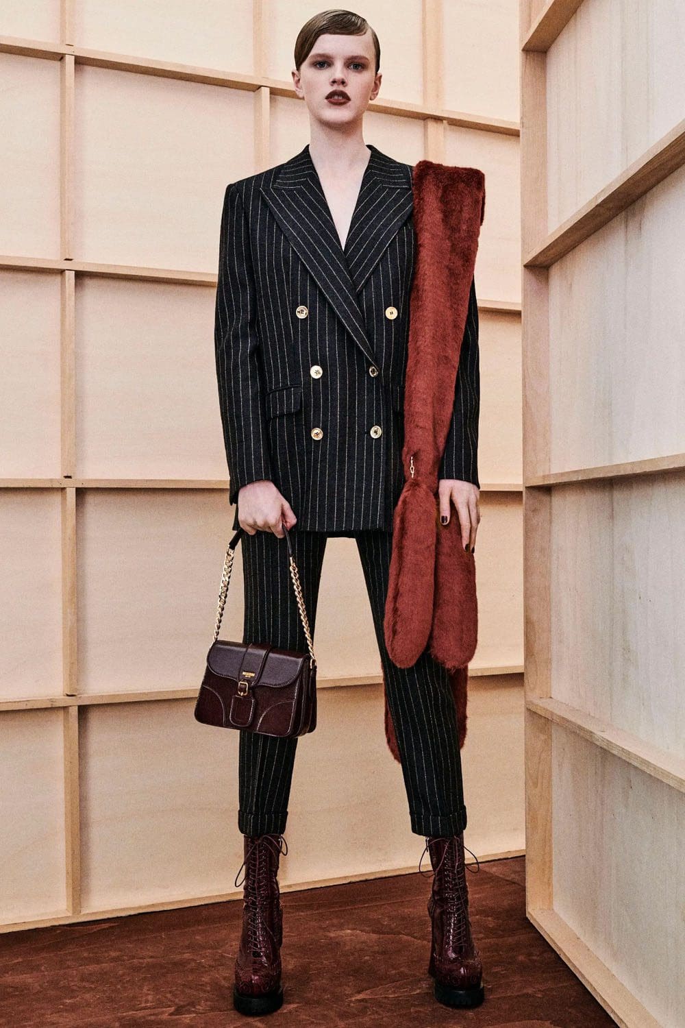 Moschino 早秋系列 2023 Runway 48杂志