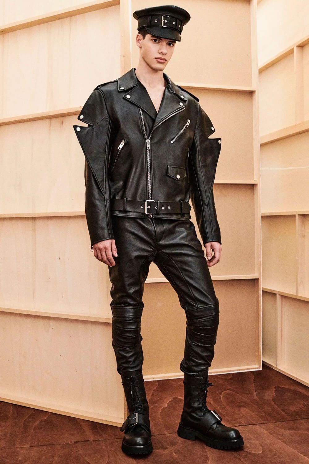 Moschino 早秋系列 2023 Runway 63杂志