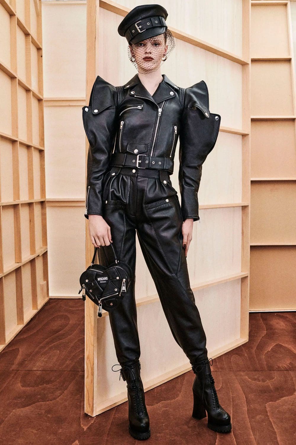 Moschino 早秋系列 2023 Runway 65杂志