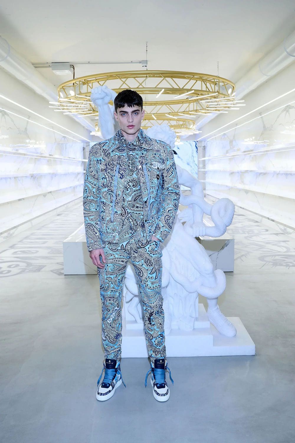 Philipp Plein antes do outono 2023 Runway Revista 15