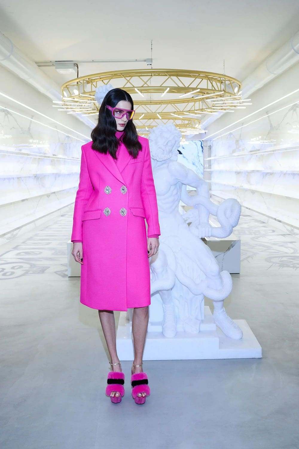 Philipp Plein antes do outono 2023 Runway Revista 17