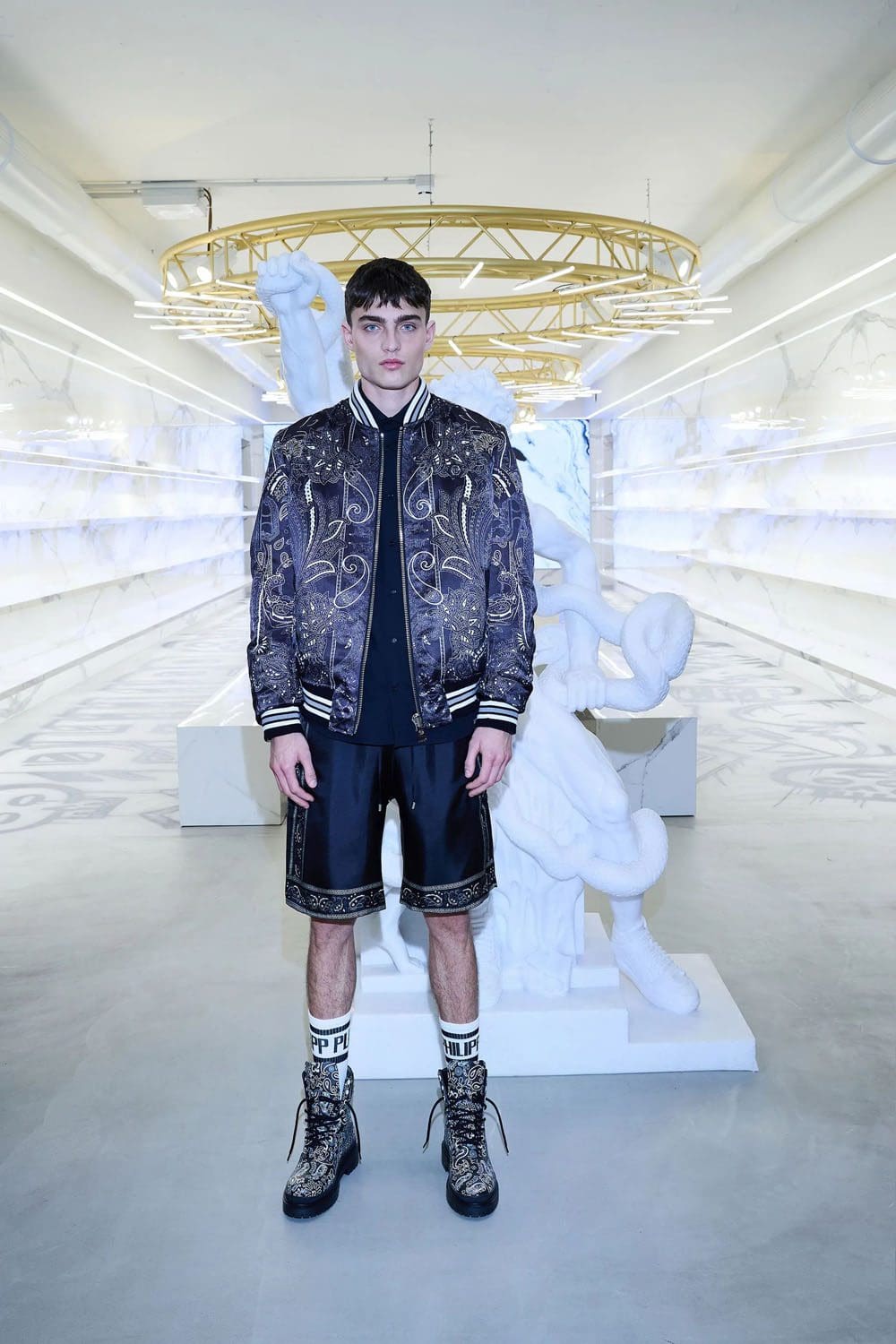 Philipp Plein antes do outono 2023 Runway Revista 2