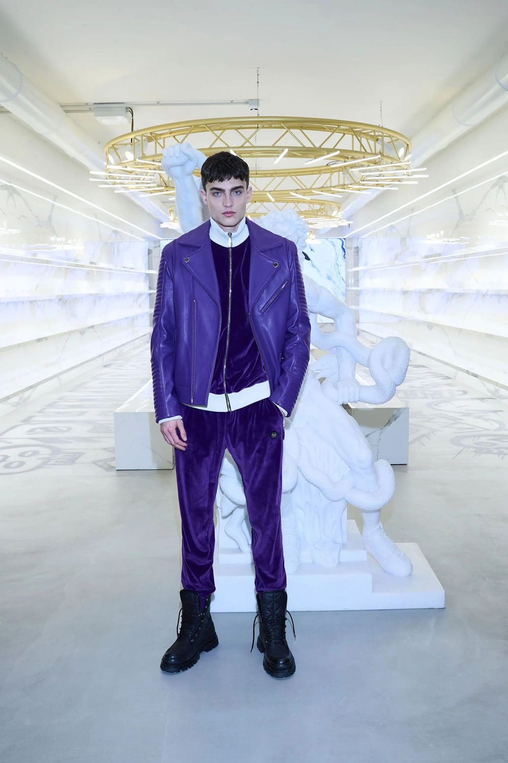 Philipp Plein antes do outono 2023 Runway Revista 26