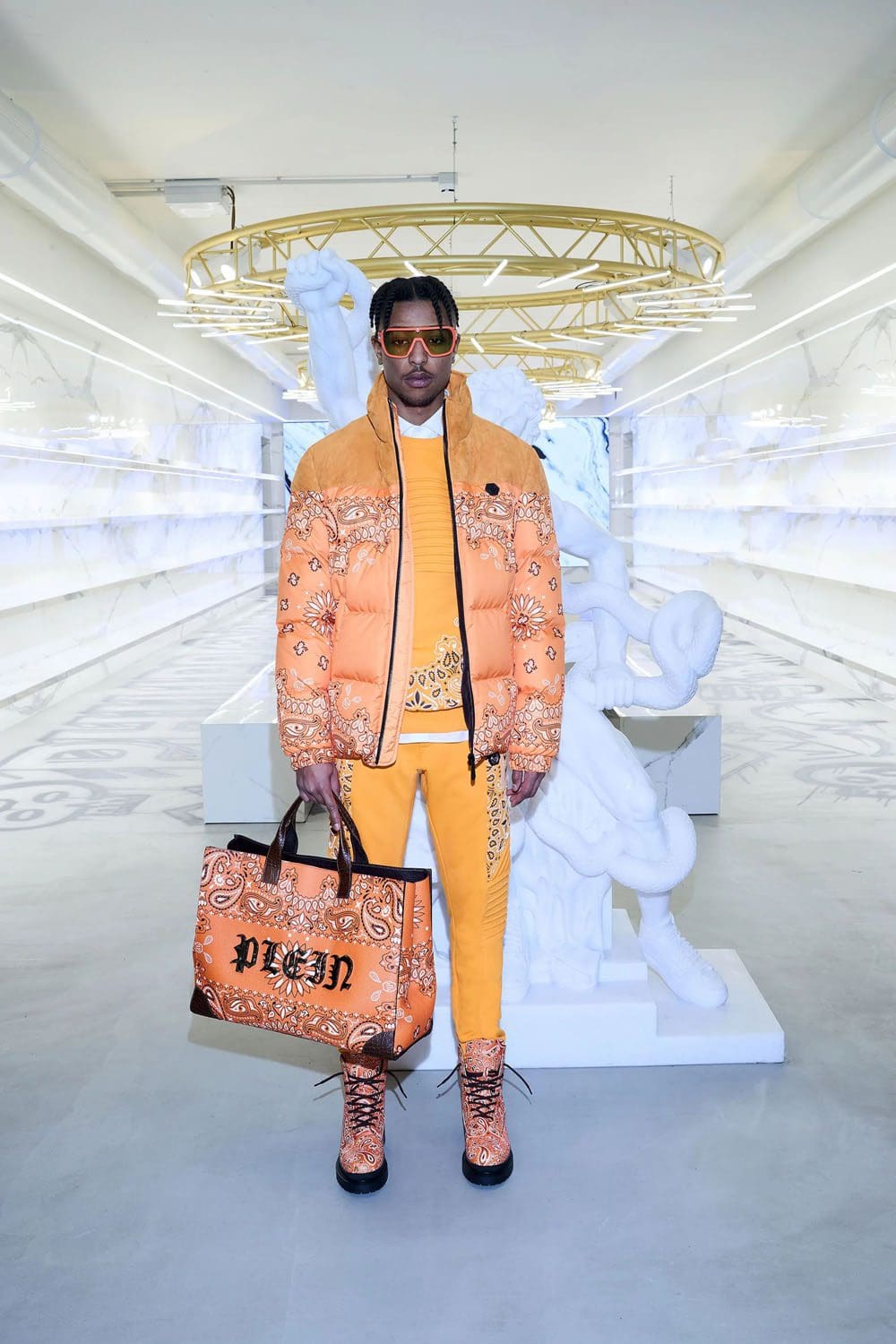 Philipp Plein antes do outono 2023 Runway Revista 28