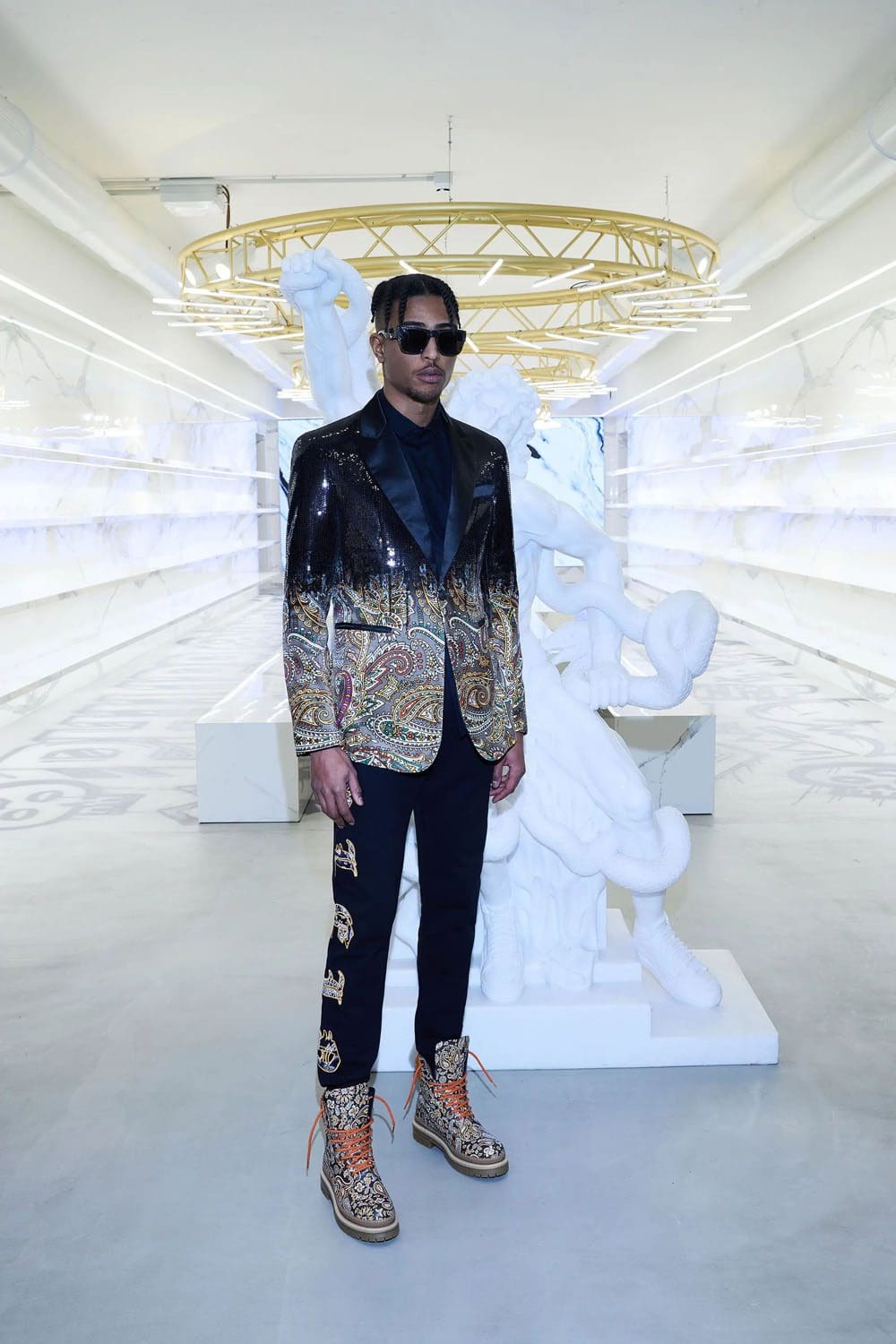 Philipp Plein antes do outono 2023 Runway Revista 30
