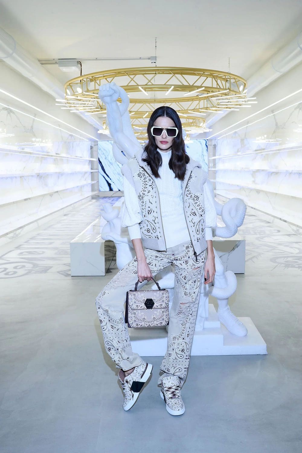 Philipp Plein antes do outono 2023 Runway Revista 39