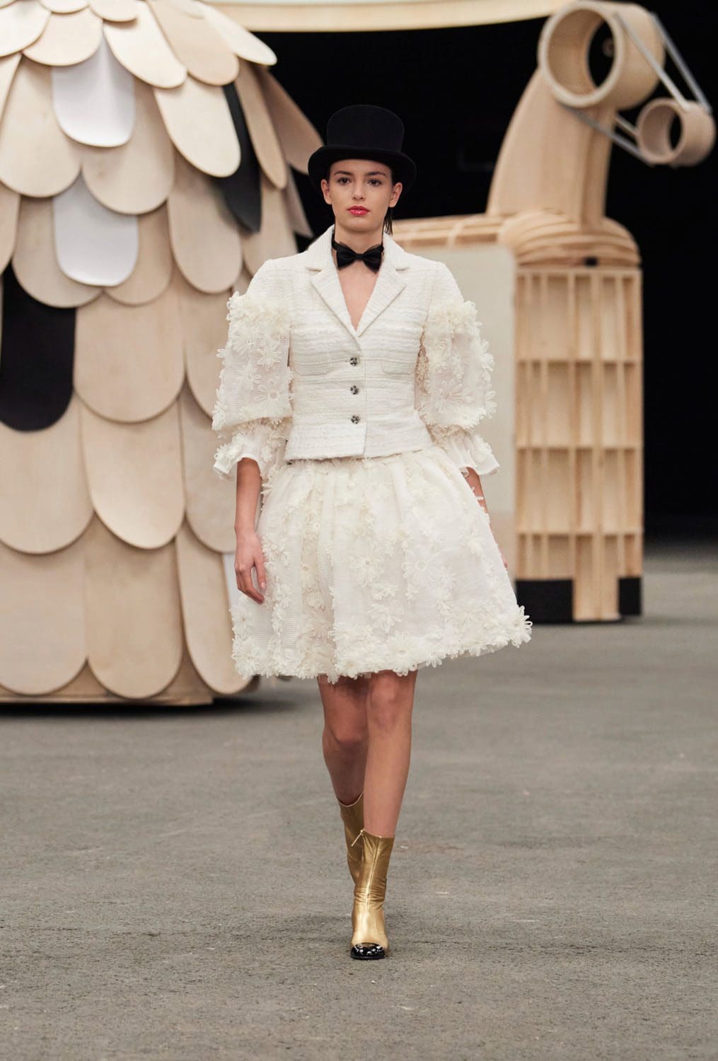 Chanel Haute Couture Spring Summer 2023 Runway Magazine 24
