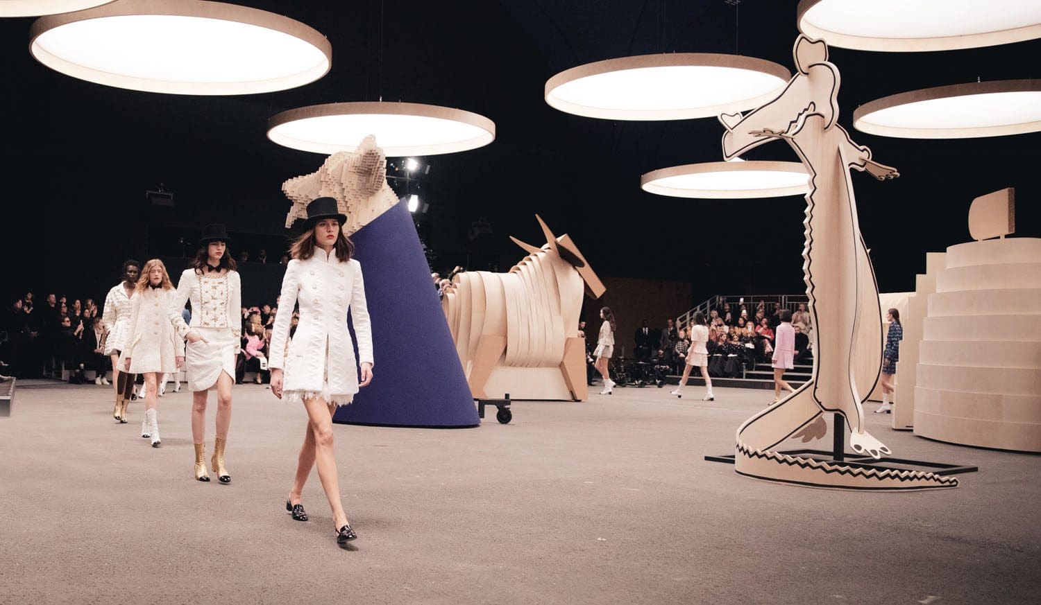 Chanel Haute Couture Spring Summer 2023 finale Runway Magazine 9