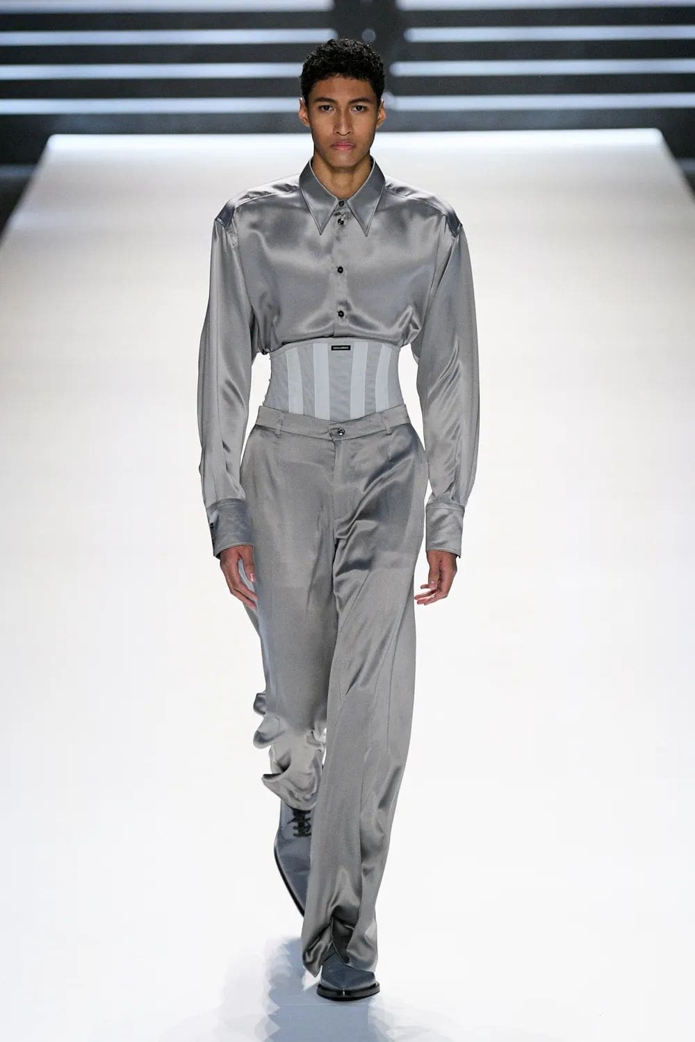 Dolce Gabbana Otoño Invierno 2023 2024 Ropa de Caballero Runway Magazine 31