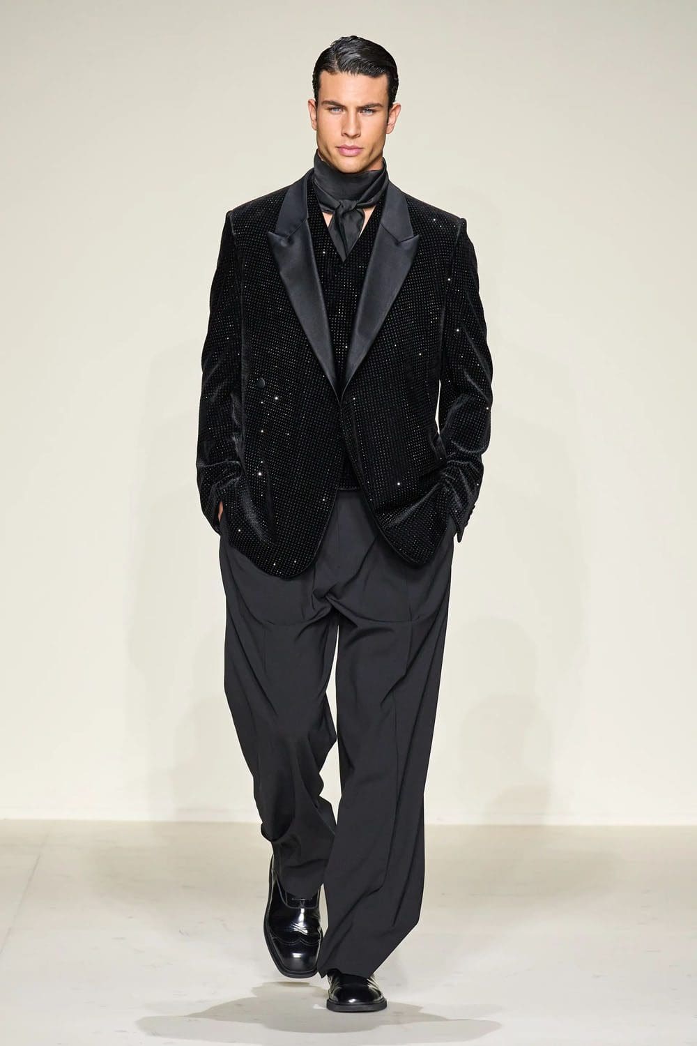 Emporio Armani Fall Winter 2023 2024 Menswear Runway Magazine 101