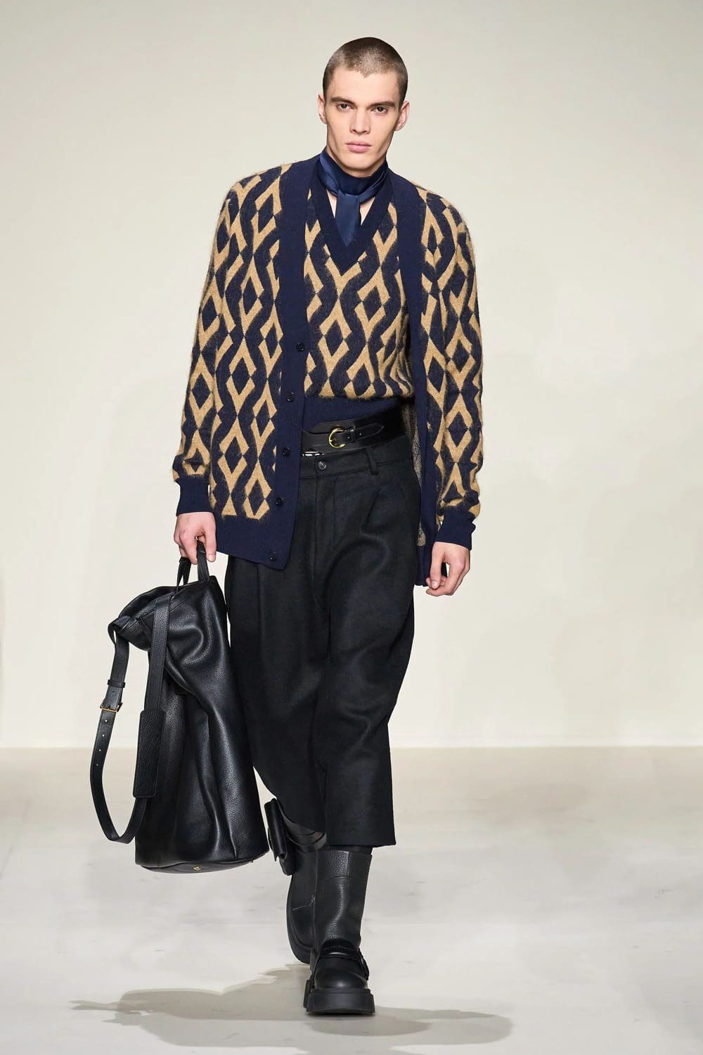 Emporio Armani Fall Winter 2023 2024 Menswear Runway Magazine 40