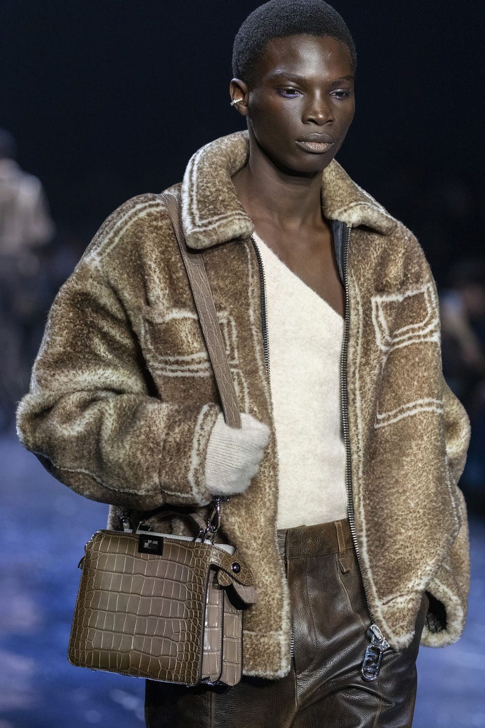 Fendi Close Up Fall 2023 2024 Menswear Runway Magazine 15