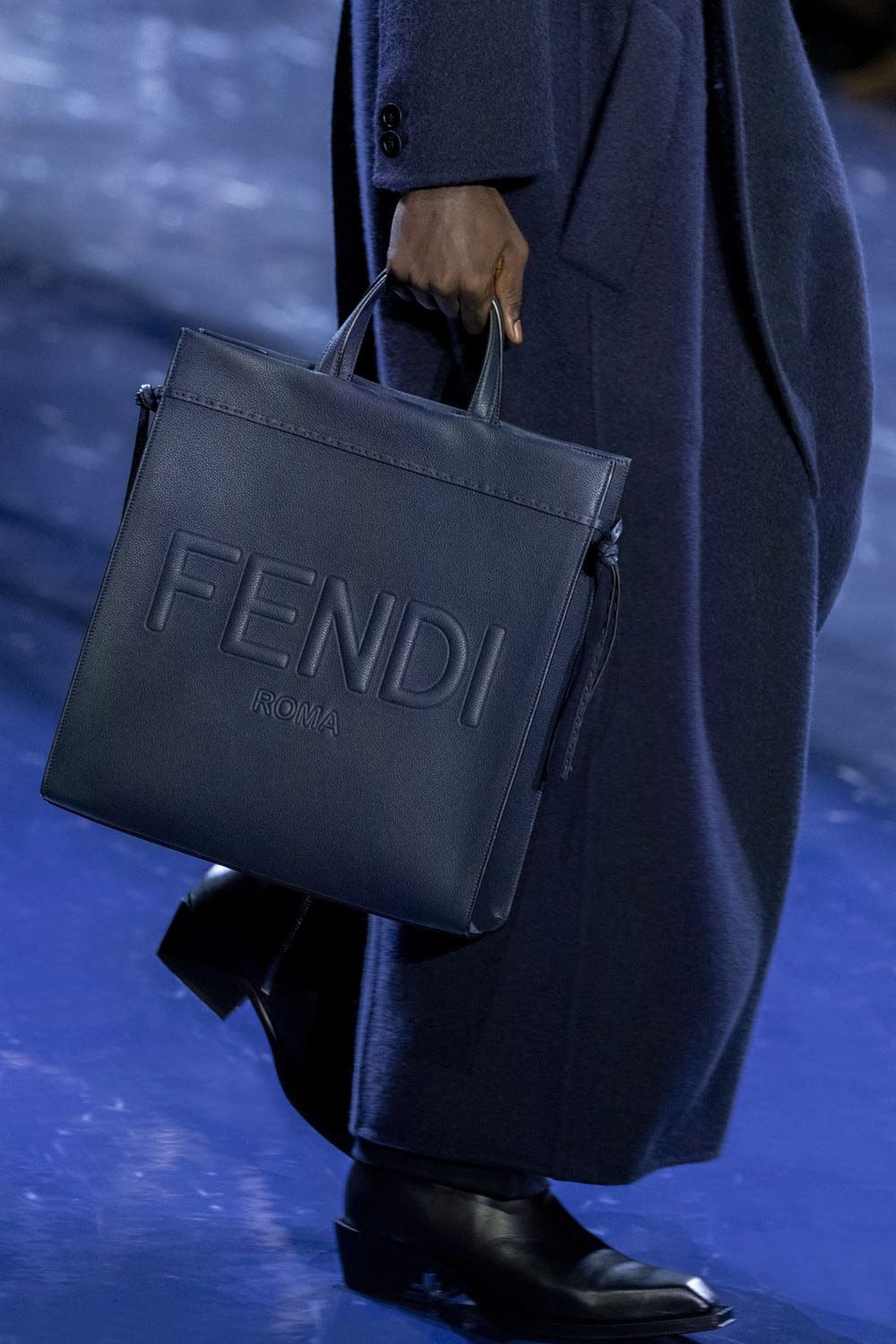 Fendi Close Up Fall 2023 2024 Menswear Runway Magazine 19
