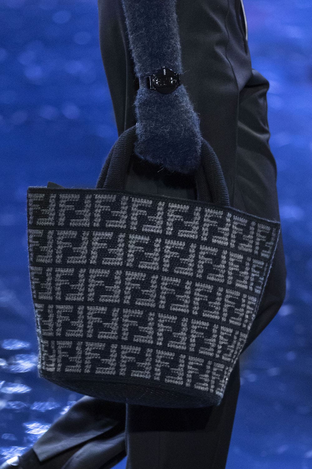 Fendi Close Up Fall 2023 2024 Menswear Runway Magazine 35
