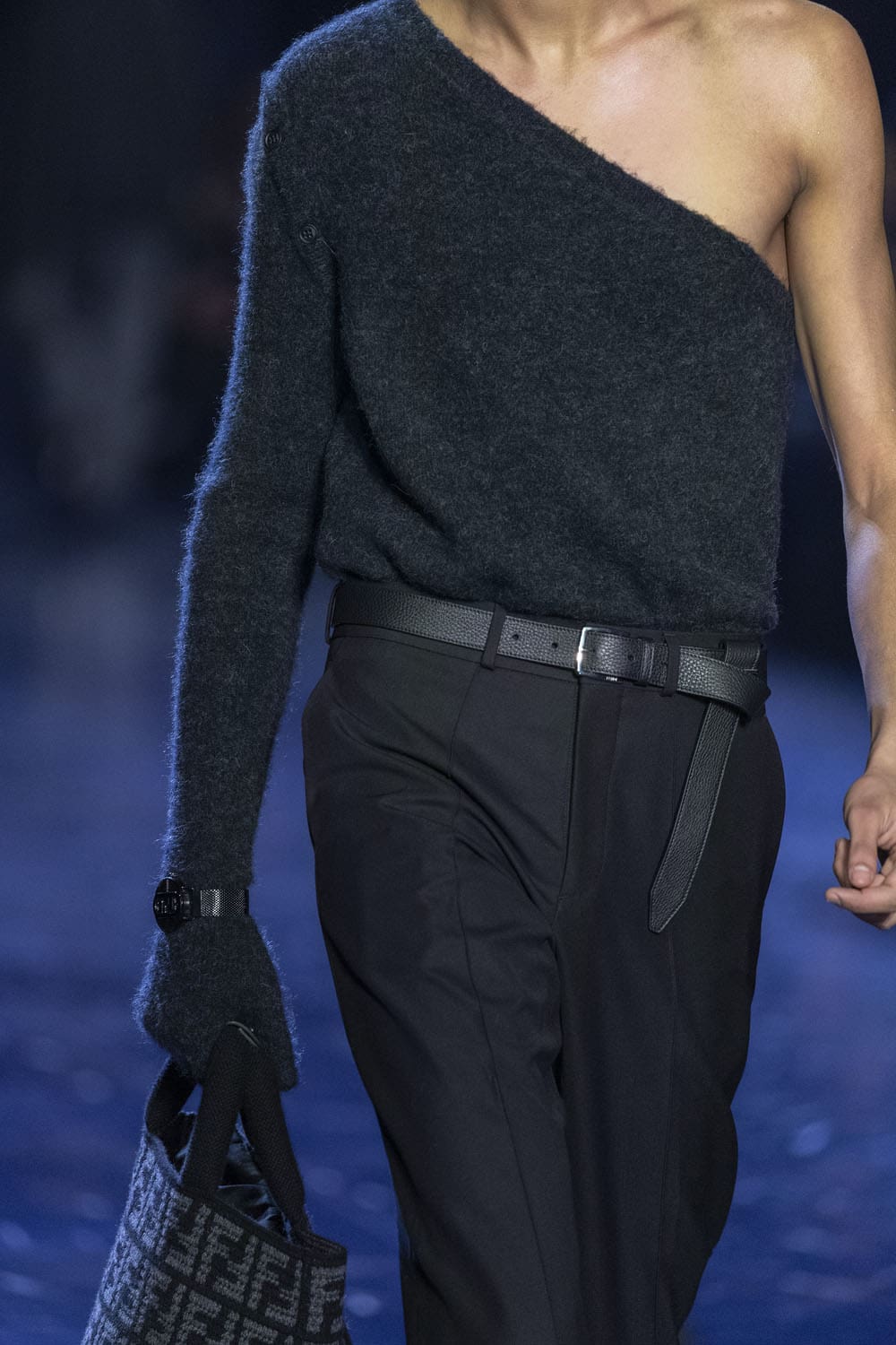 Fendi Close Up Fall 2023 2024 Menswear Runway Magazine 36