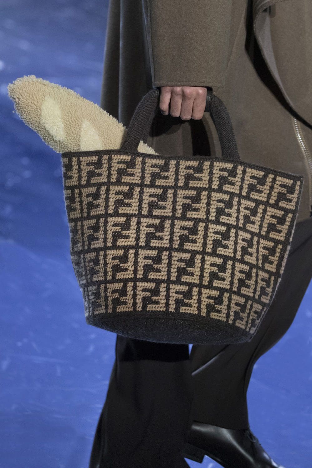 Fendi Close Up Fall 2023 2024 Menswear Runway Magazine 39