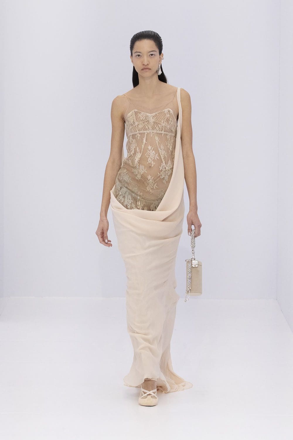 Fendi Couture Spring Summer 2023 Runway Magazine 17