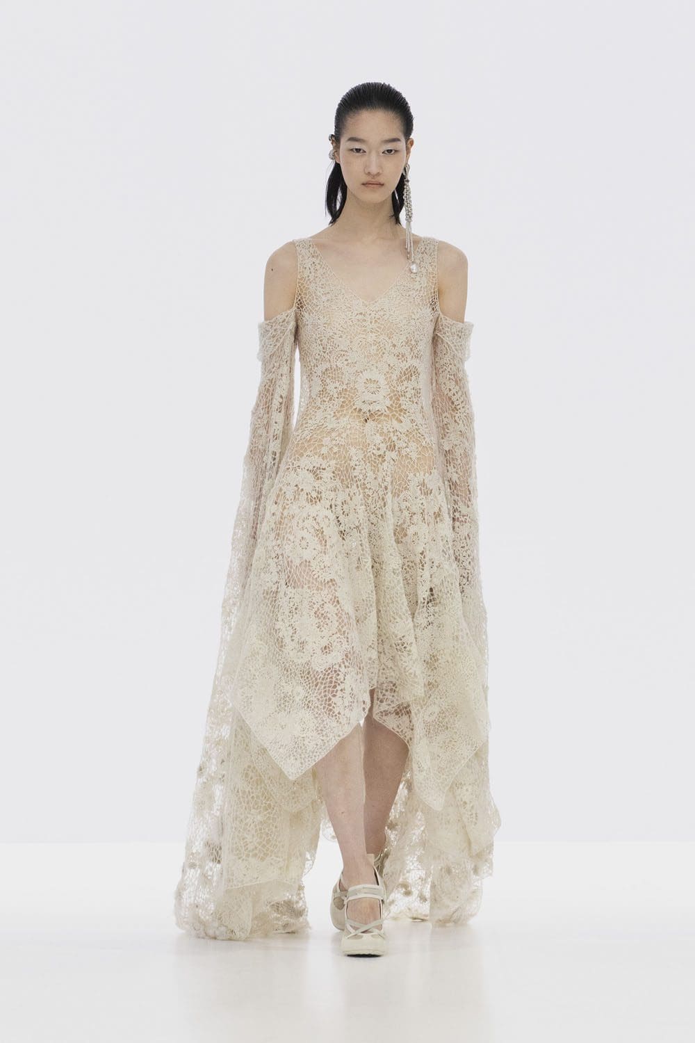Fendi Couture Spring Summer 2023 Runway Magazine 23