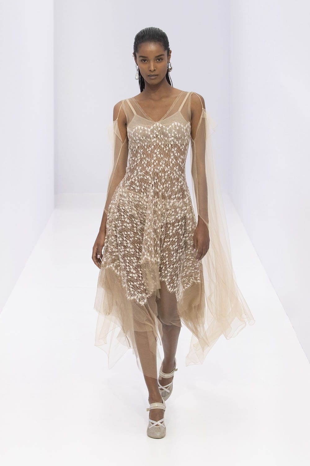 Fendi Couture Spring Summer 2023 Runway Magazine 31