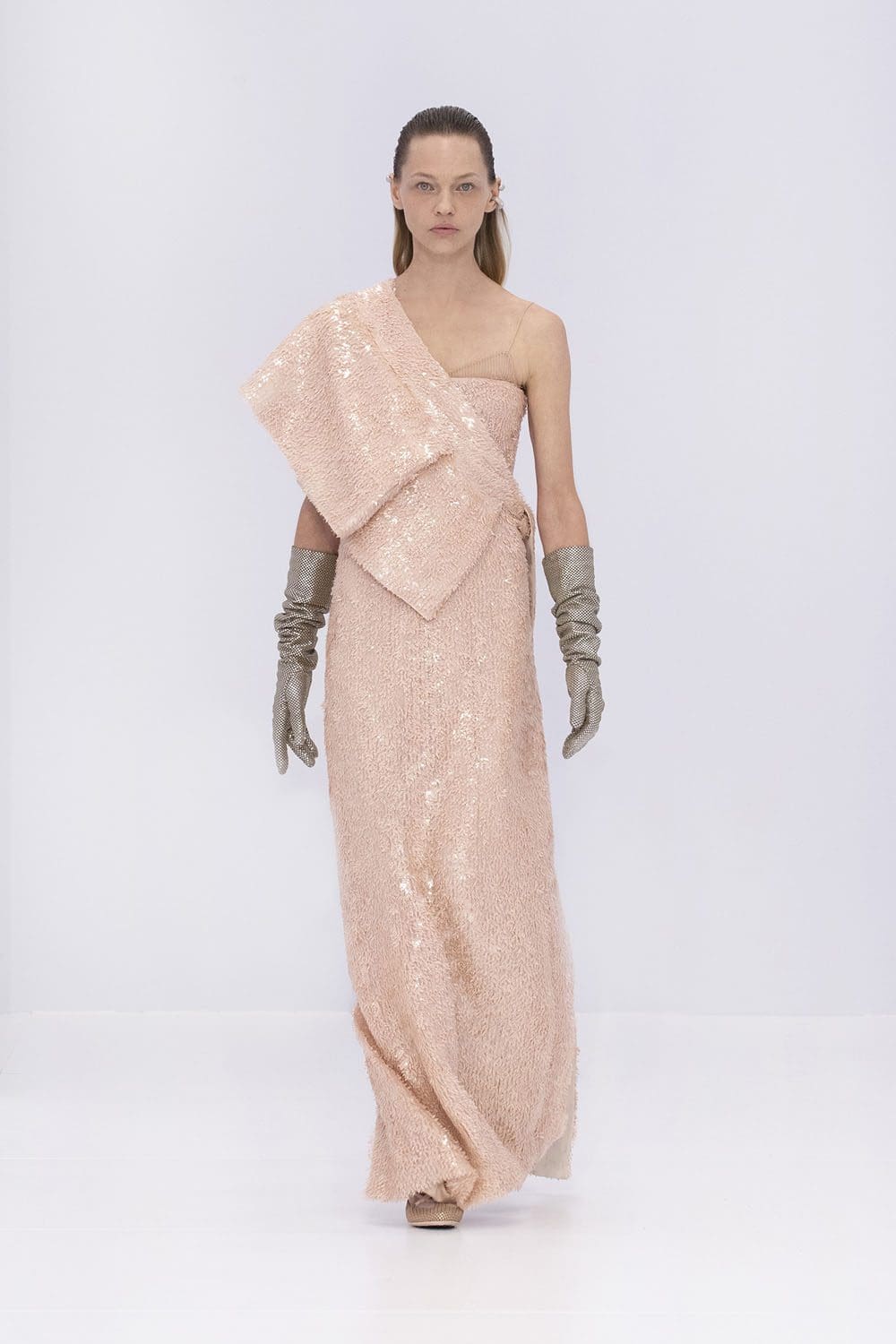 Fendi Couture Spring Summer 2023 Runway Magazine 9