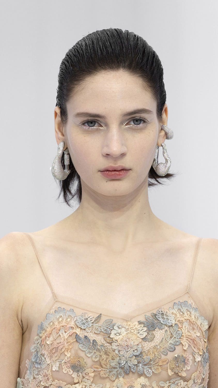 Fendi Haute Couture Spring Summer 2023 Details Close Up Runway Magazine 107