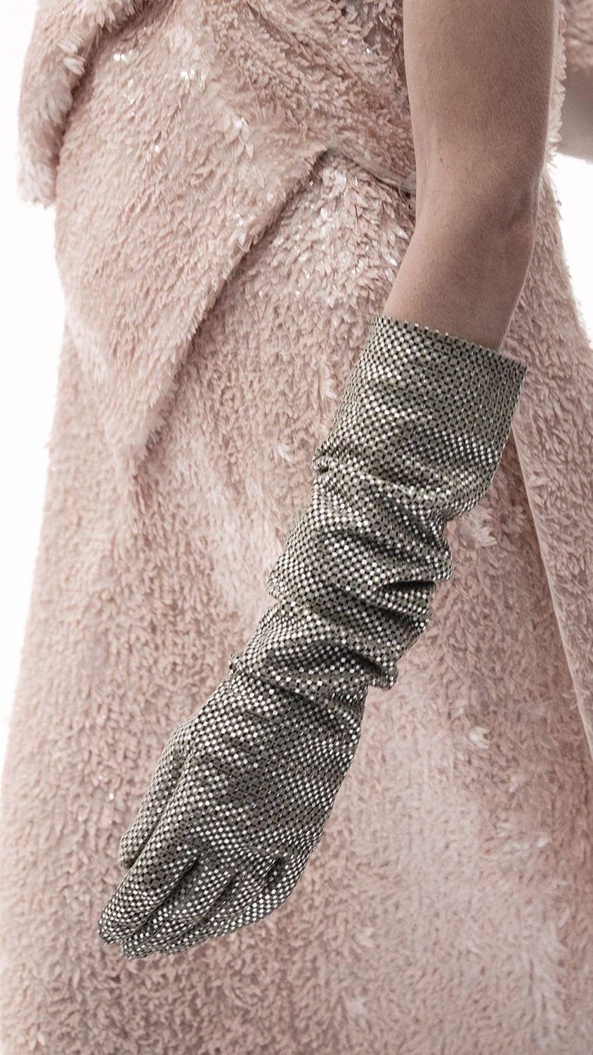 Fendi Haute Couture Spring Summer 2023 Details Close Up Runway Magazine 25