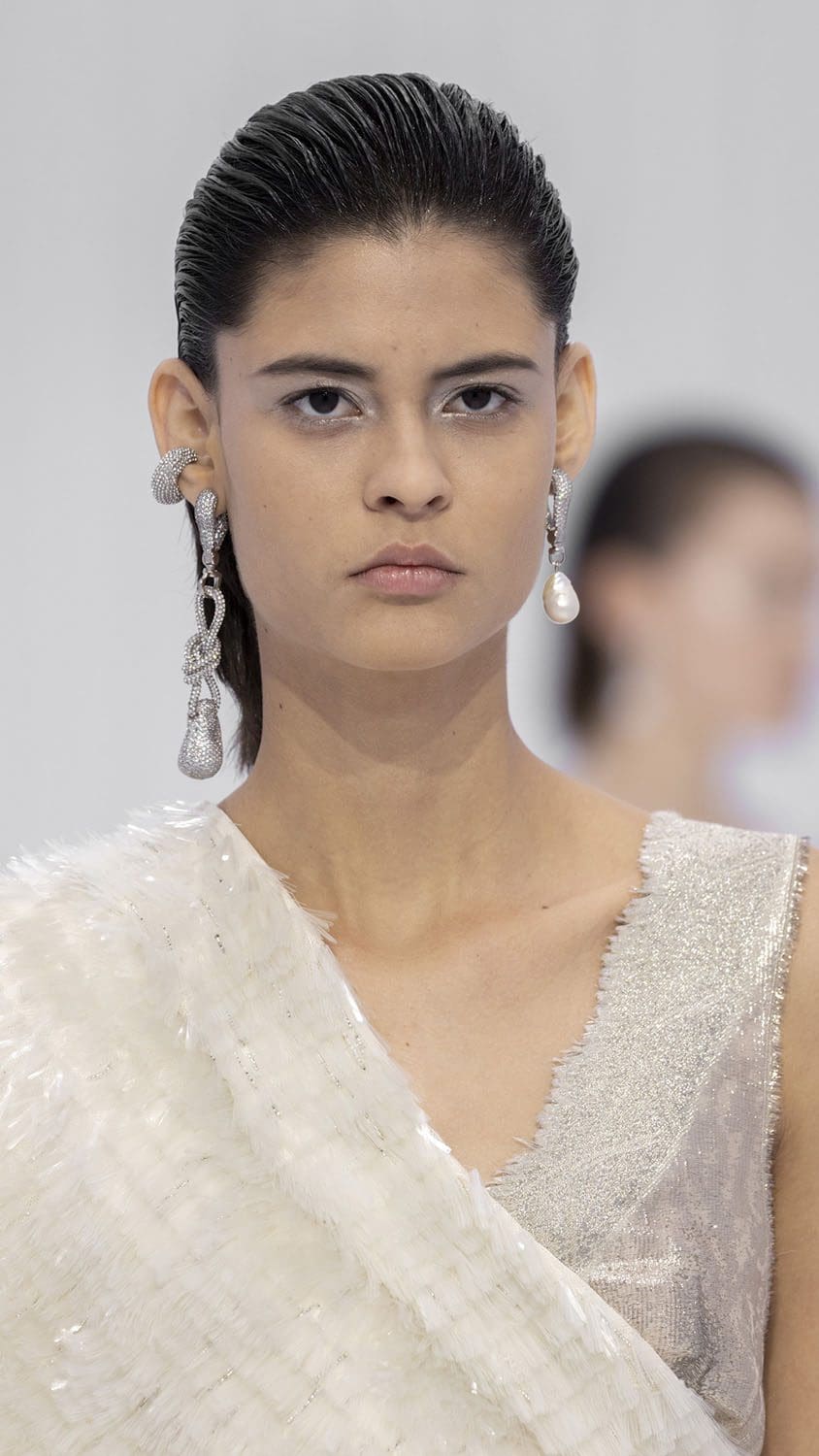 Fendi Haute Couture Spring Summer 2023 Details Close Up Runway Magazine 8