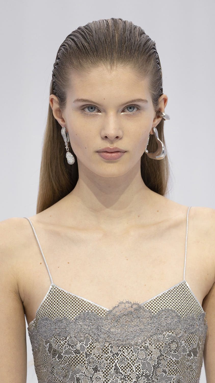 Fendi Haute Couture Spring Summer 2023 Details Close Up Runway Magazine 86