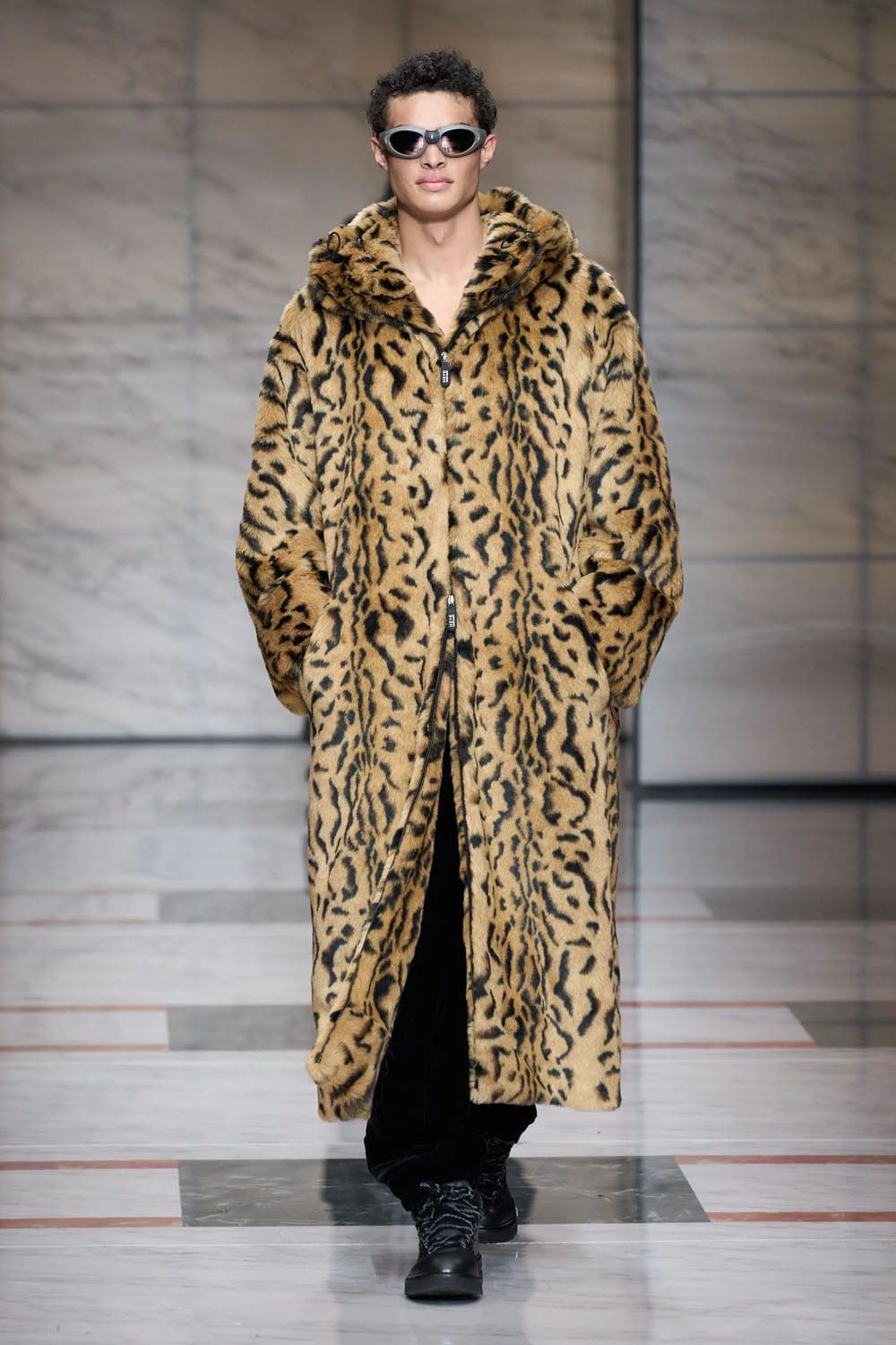 Giorgio Armani Fall Winter 2023 2024 Menswear Runway Magazine 13