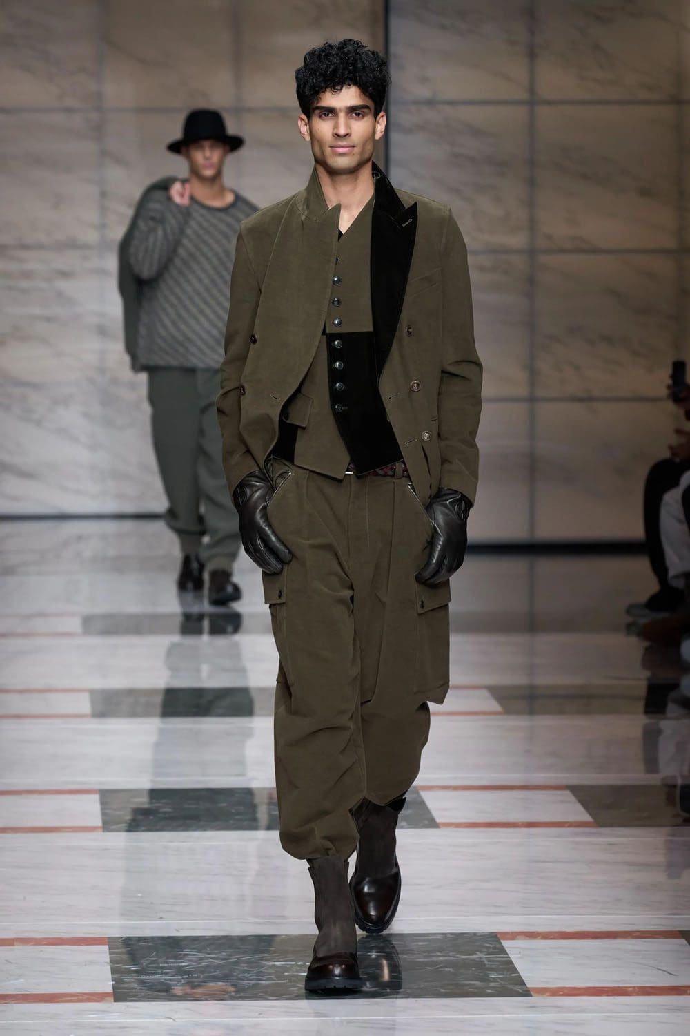 Giorgio Armani Fall Winter 2023 2024 Menswear Runway Magazine 27