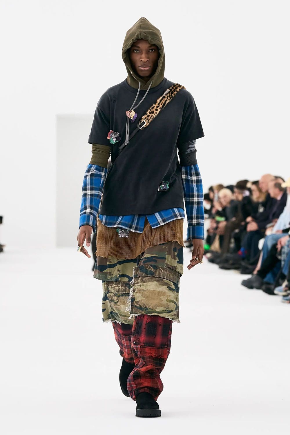 Givenchy Fall Winter 2023 2024 Menswear Runway Magazine 14
