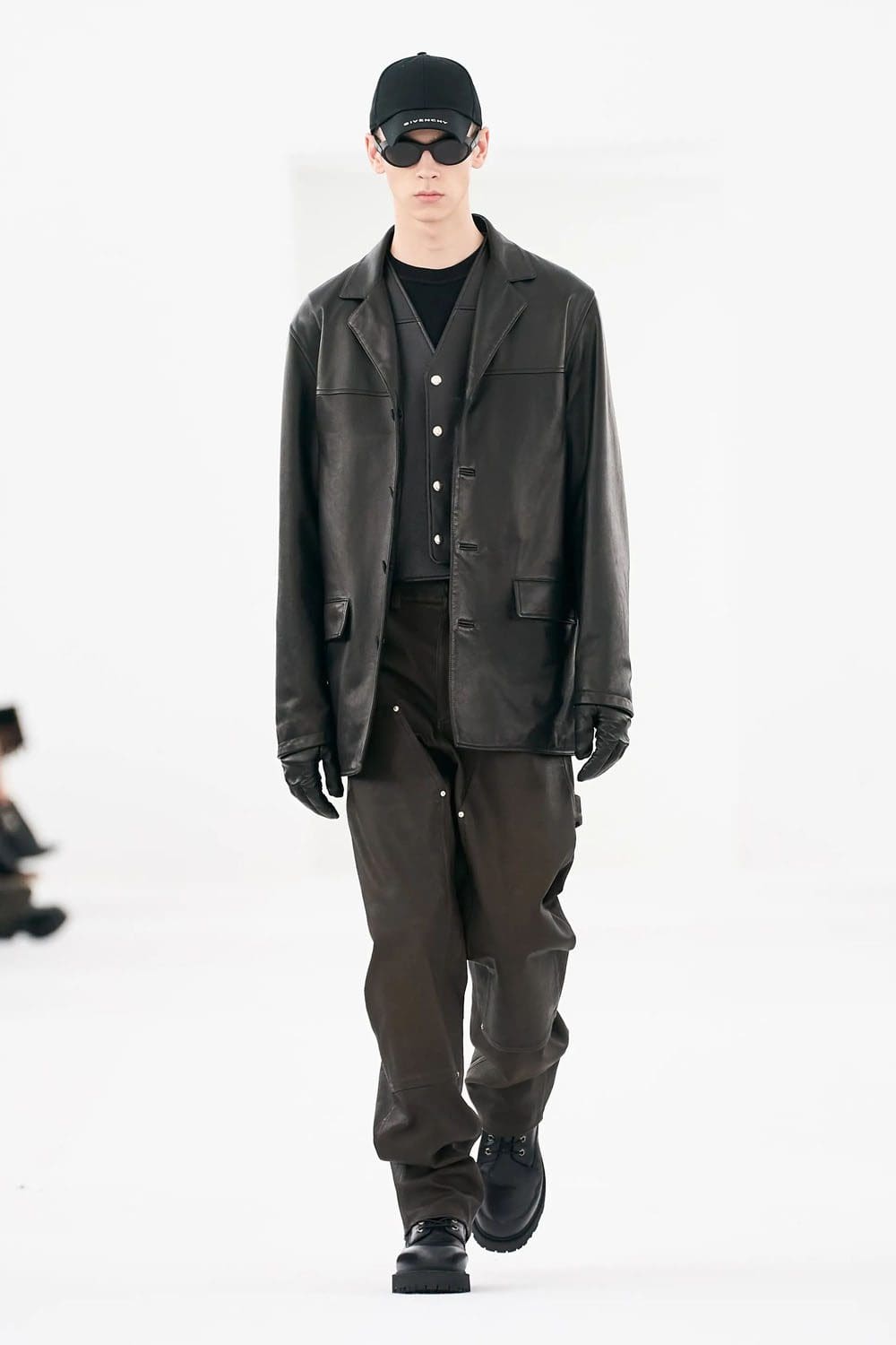 Givenchy Fall Winter 2023 2024 Menswear Runway Magazine 32